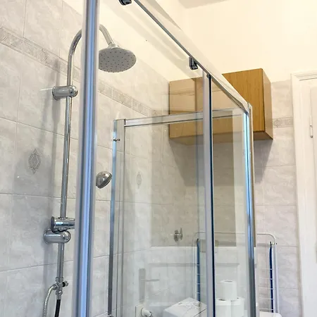 Gli Acquerelli * טריאסטה